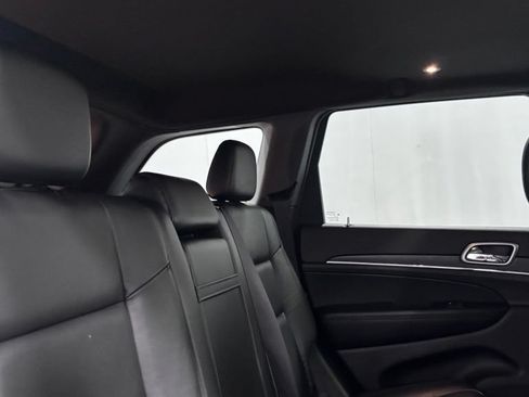 Used 2018 Jeep Grand Cherokee Limited AWD/4WD image 25