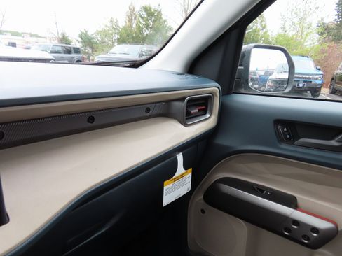 New 2025 Ford Maverick Lariat image 13