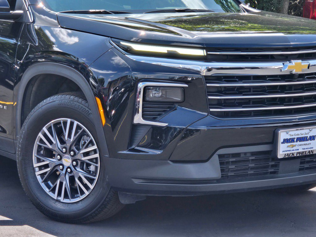 Certified 2026 Chevrolet Traverse LT AWD/4WD image 4