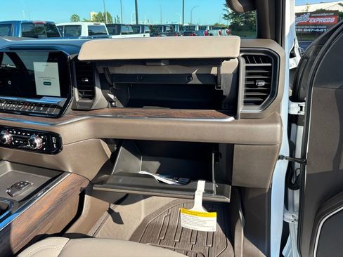 New 2026 GMC Sierra 3500 SLT w/ SLT Premium Package image 13