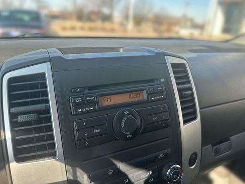 Used 2012 Nissan Frontier SV image 13
