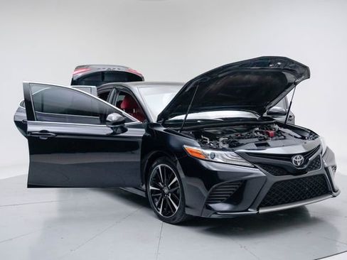 Used 2019 Toyota Camry XSE FWD image 15
