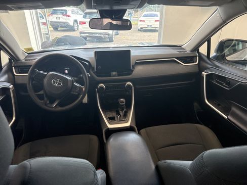 Used 2023 Toyota RAV4 LE AWD/4WD image 10