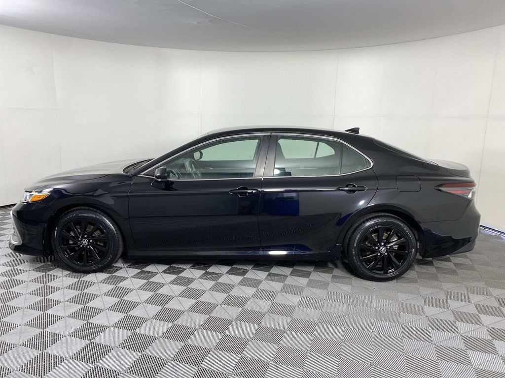 Used 2023 Toyota Camry LE FWD image 5