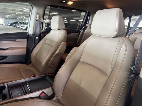 Used 2023 Honda Odyssey EX-L image 13