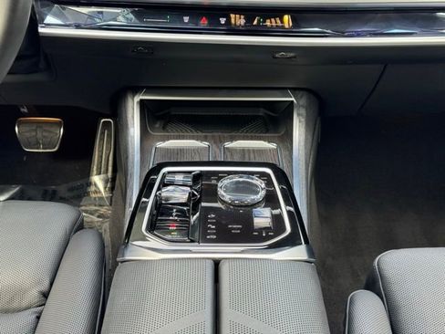 Certified 2024 BMW 760i xDrive image 23