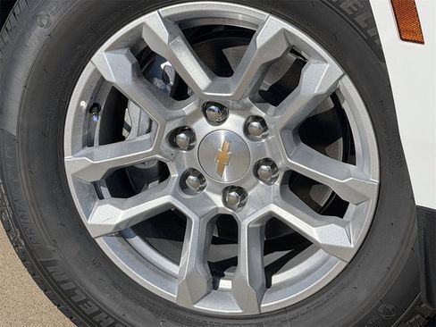 New 2026 Chevrolet Tahoe LS image 9