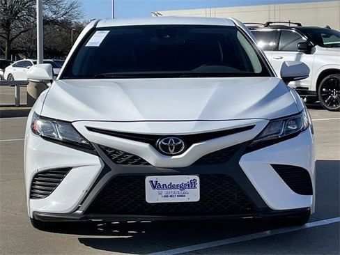 Used 2020 Toyota Camry SE image 6