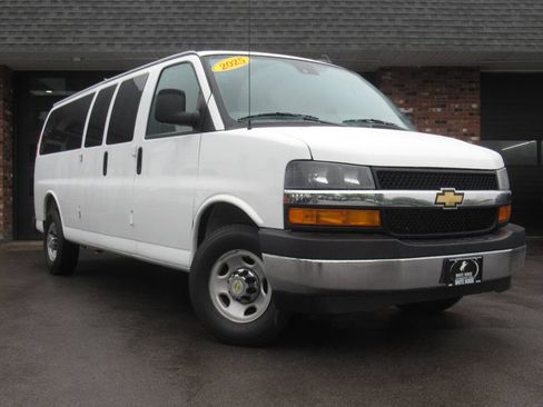 Used 2025 Chevrolet Express 3500 LT w/ LT Preferred Equipment Group RWD image 1