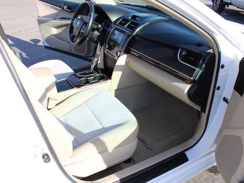 Used 2012 Toyota Camry XLE image 39