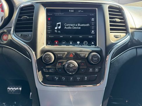 Used 2018 Jeep Grand Cherokee SRT w/ Trailer Tow Group IV AWD/4WD image 15