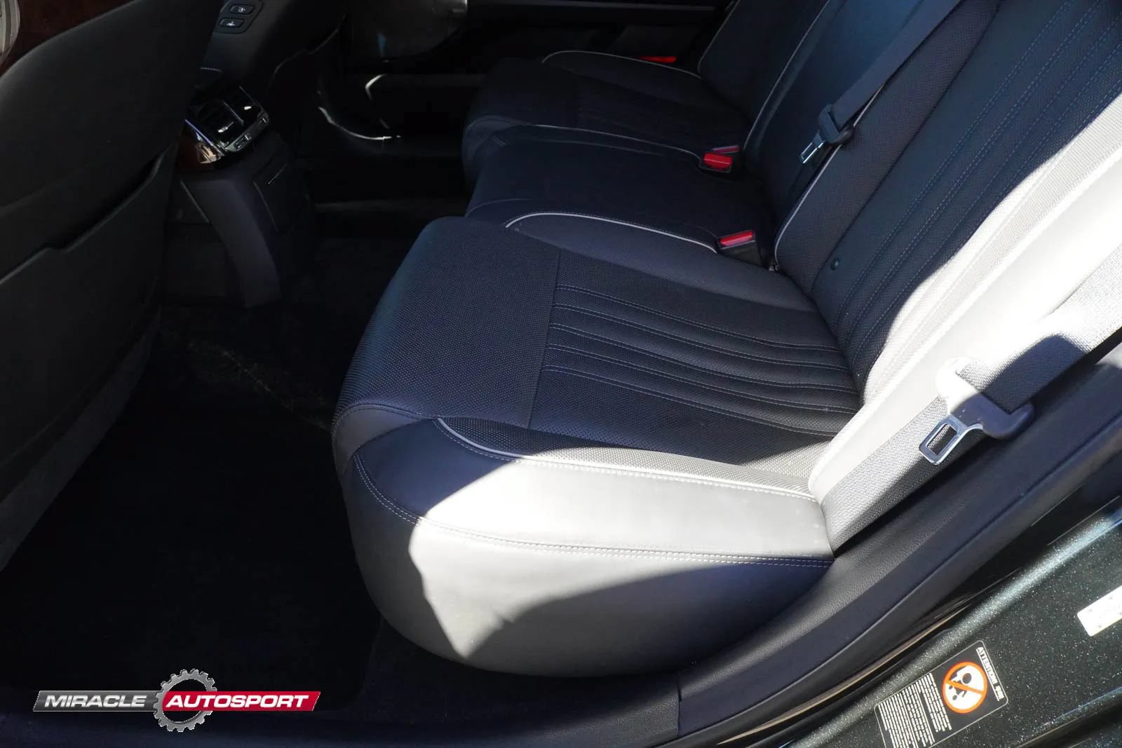 Used 2019 Genesis G90 3.3T Premium AWD/4WD image 24