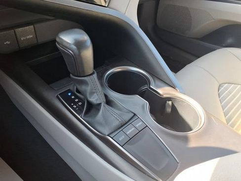 Used 2024 Toyota Camry SE FWD image 16
