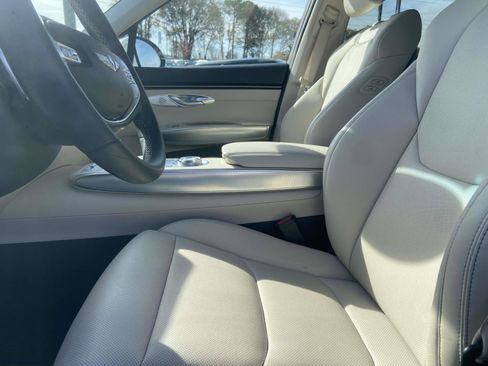 Used 2023 Genesis GV70 2.5T w/ Select Package image 17