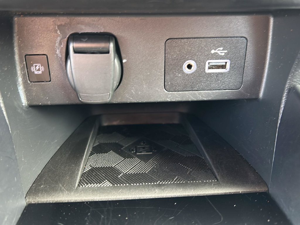 Used 2024 Nissan Versa SV FWD image 12