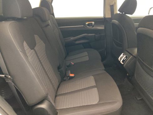 Used 2022 Kia Sorento LX AWD/4WD image 19