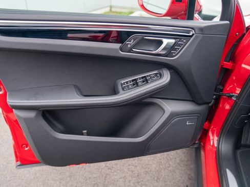 New 2026 Porsche Macan S image 10