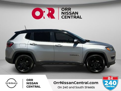 Used 2019 Jeep Compass Latitude FWD image 4