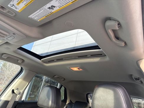 Used 2018 Buick Encore Essence w/ Experience Buick Package image 15