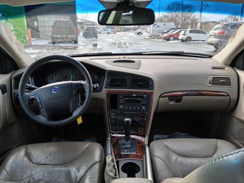 Used 2005 Volvo XC70 image 11