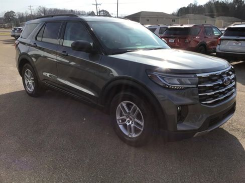 New 2026 Ford Explorer Active w/ Active Comfort Package image 9