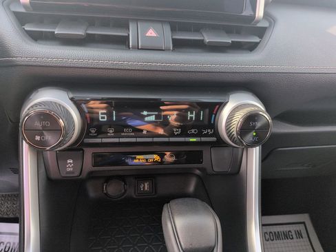 Certified 2025 Toyota RAV4 LE AWD/4WD image 18