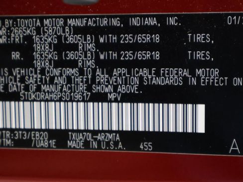 Certified 2023 Toyota Highlander XLE image 17