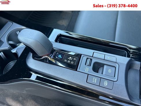 New 2026 Toyota Prius Plug-In Hybrid FWD image 19