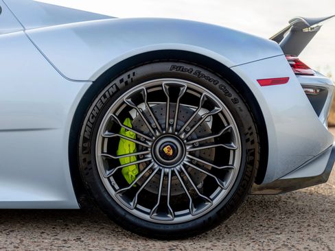 Used 2015 Porsche 918 Spyder AWD/4WD image 31