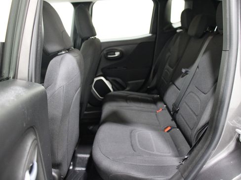 Used 2019 Jeep Renegade Latitude w/ Popular Equipment Group image 21