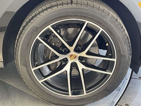 Certified 2023 Porsche Macan AWD/4WD image 14