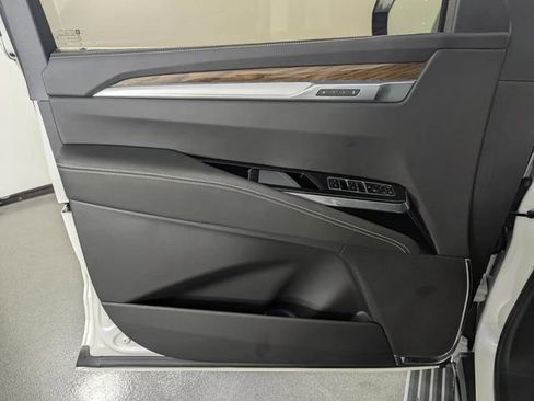 Used 2025 Cadillac Escalade Sport Platinum image 13