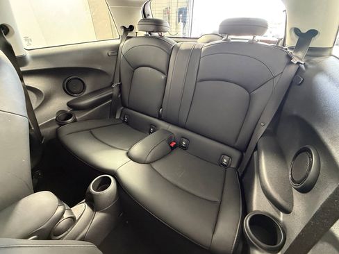 Used 2023 MINI Cooper 2-Door Hardtop image 27