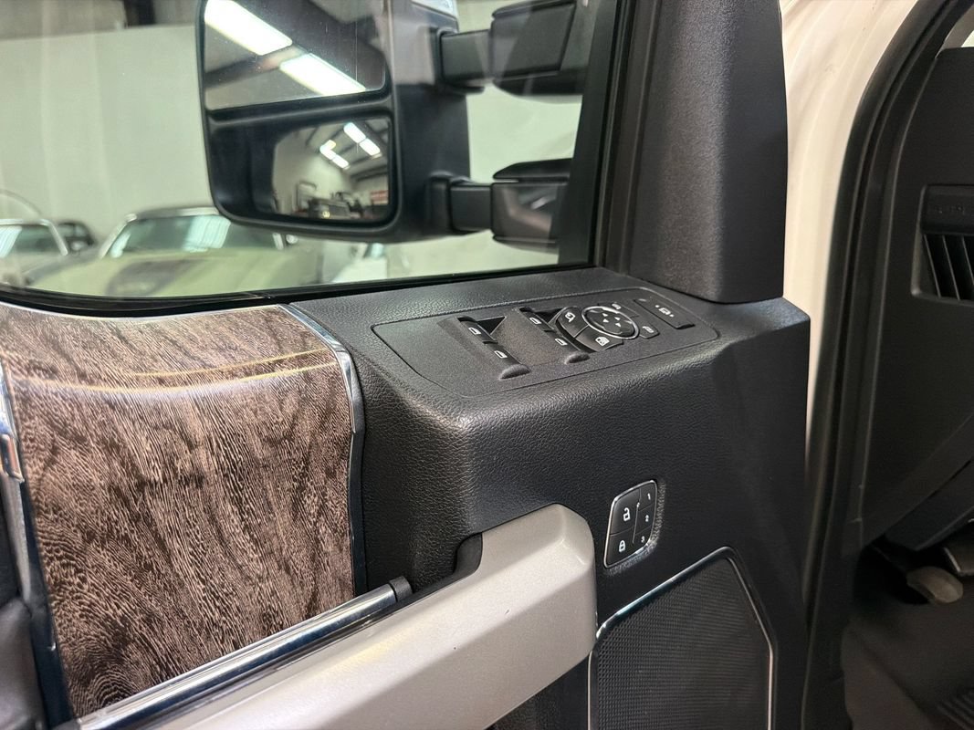 Used 2019 Ford F250 Lariat w/ Lariat Ultimate Package AWD/4WD image 31