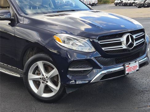Used 2018 Mercedes-Benz GLE 350 4MATIC image 2