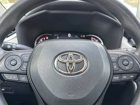 Used 2024 Toyota RAV4 XLE FWD image 25