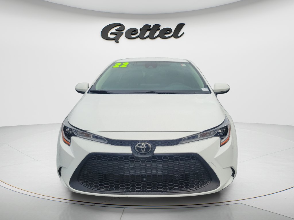 Used 2022 Toyota Corolla LE FWD image 2