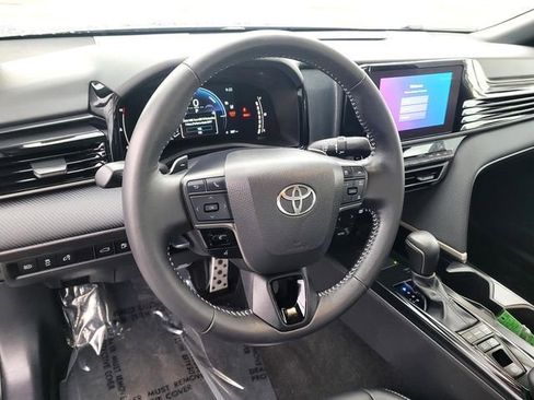 Certified 2025 Toyota Camry SE image 11