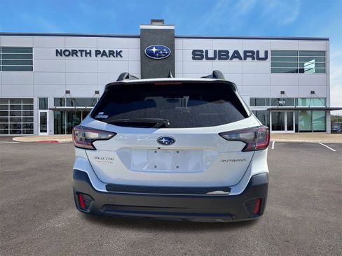 Used 2020 Subaru Outback Premium image 4