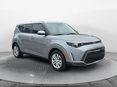 Used 2023 Kia Soul LX FWD image 7