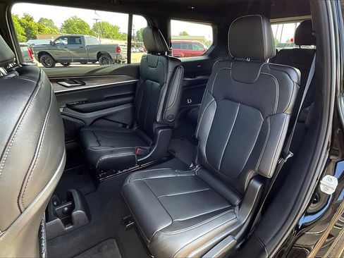 New 2025 Jeep Grand Cherokee L Limited w/ Trailer Tow Package image 10