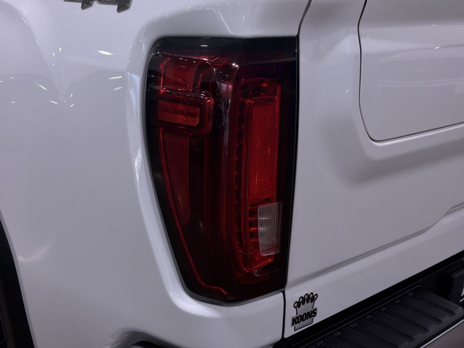 Used 2023 GMC Sierra 3500 SLT w/ SLT Premium Package AWD/4WD image 16