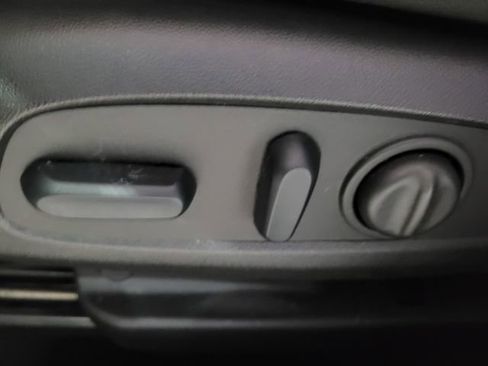 Used 2023 Chevrolet TrailBlazer LT w/ Convenience Package image 29