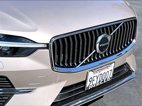 Used 2023 Volvo XC60 T8 Ultimate AWD/4WD image 32