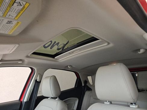 Used 2019 Ford EcoSport Titanium FWD image 22