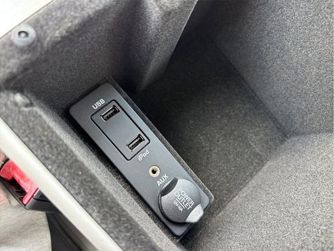Used 2012 Jaguar XF RWD image 32