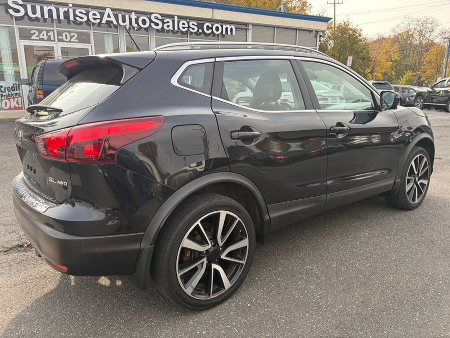 Used 2017 Nissan Rogue Sport SL w/ SL Premium Package AWD/4WD image 5