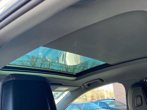 Used 2024 Audi Q4 e-tron Premium Plus w/ Premium Plus image 19