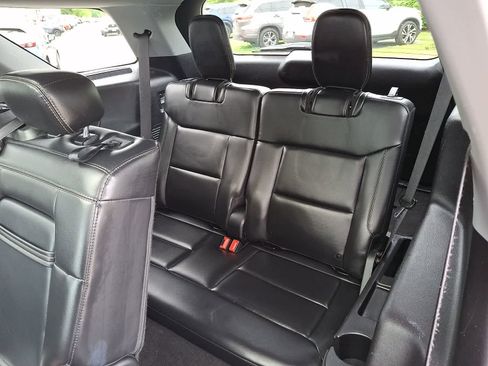 Used 2021 Ford Explorer XLT w/ Equipment Group 202A AWD/4WD image 12