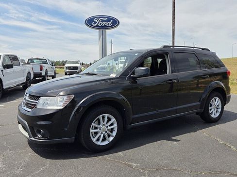 Used 2014 Dodge Journey SXT w/ Flexible Seating Group FWD image 3